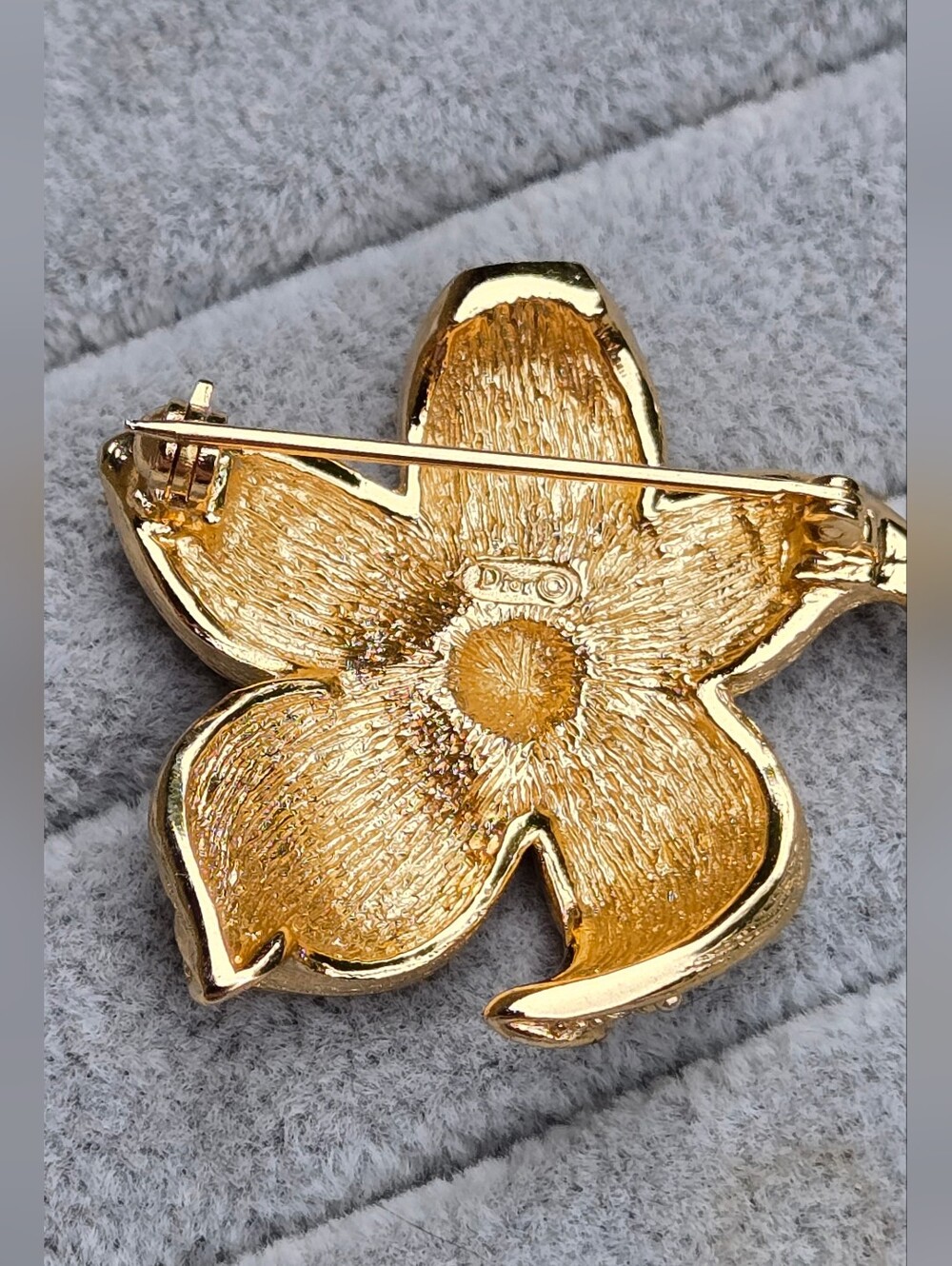 Dior Gold Plated Crystal Flower Brooch with Pearl Center - Picture 11 of 16
